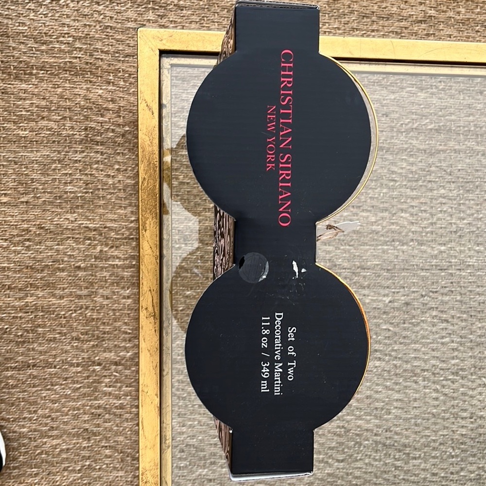 Set of 2 Christian Siriano - New York Decorative Martini glasses.